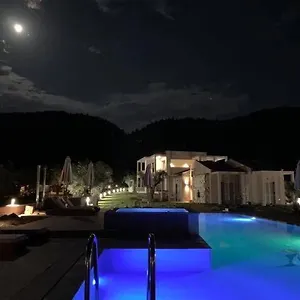  Apartment Castella